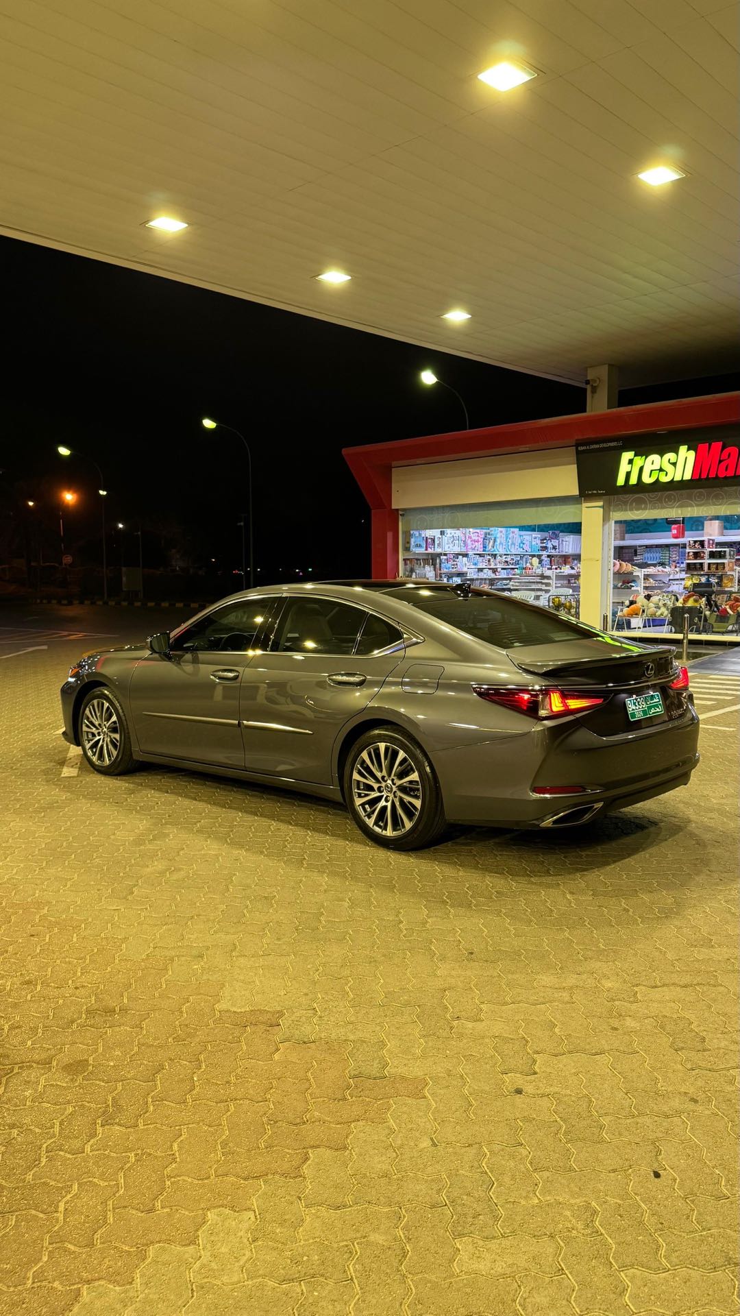 Car Image 2019 LEXUS ES 350