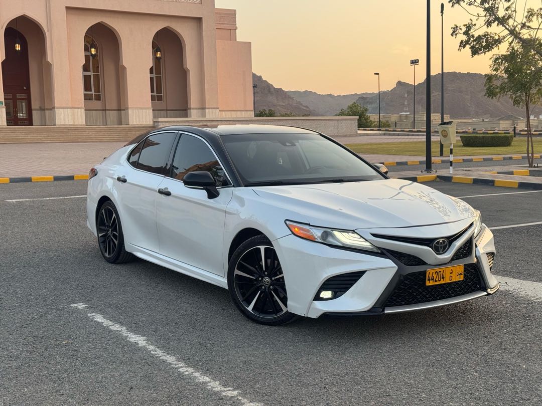 Car Image 2020 TOYOTA CAMRY XSE