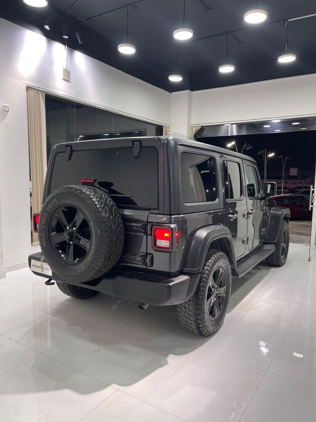 Car Image 2019 JEEP WRANGLER Sport