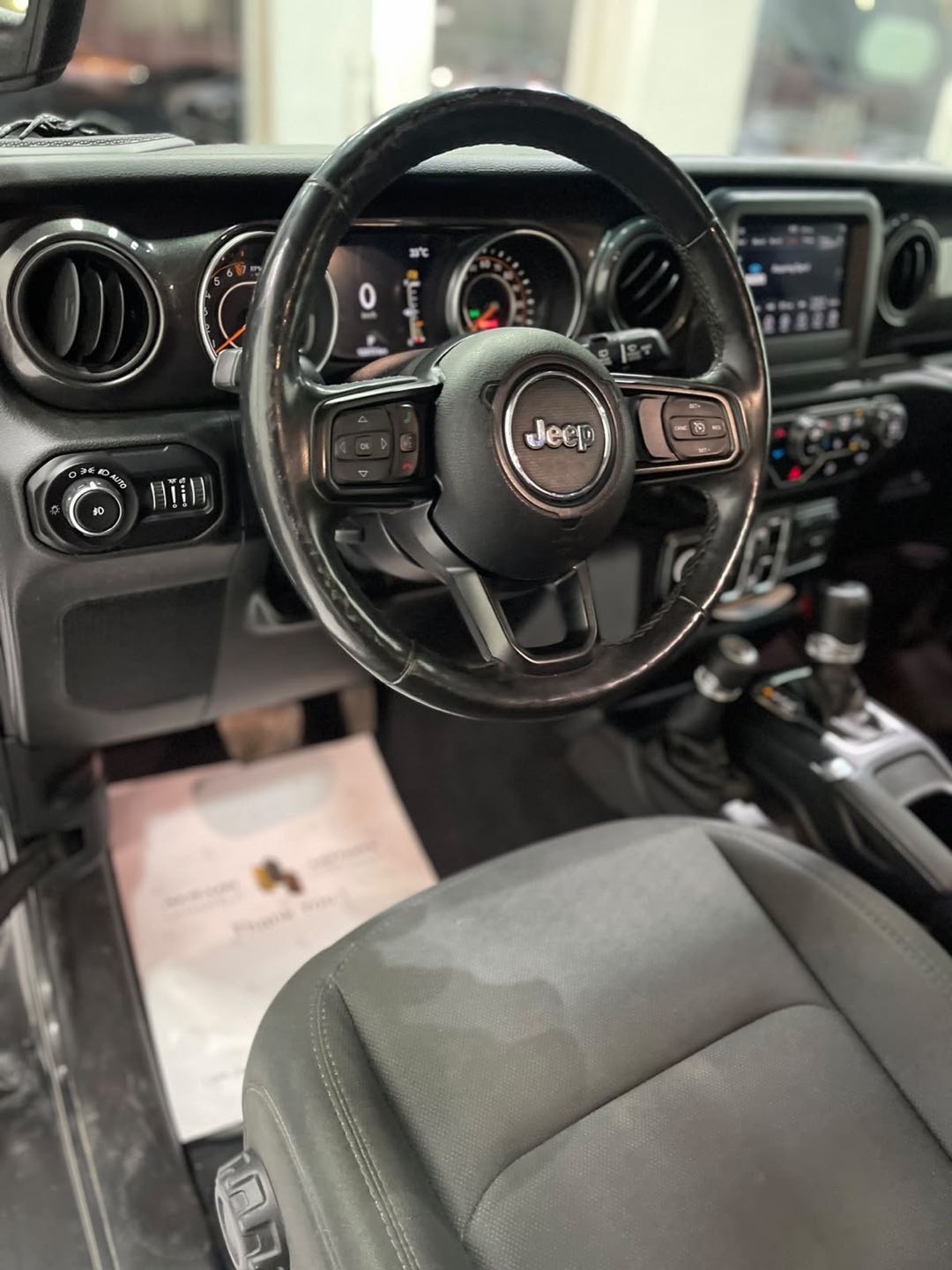 Car Image 2019 JEEP WRANGLER Sport