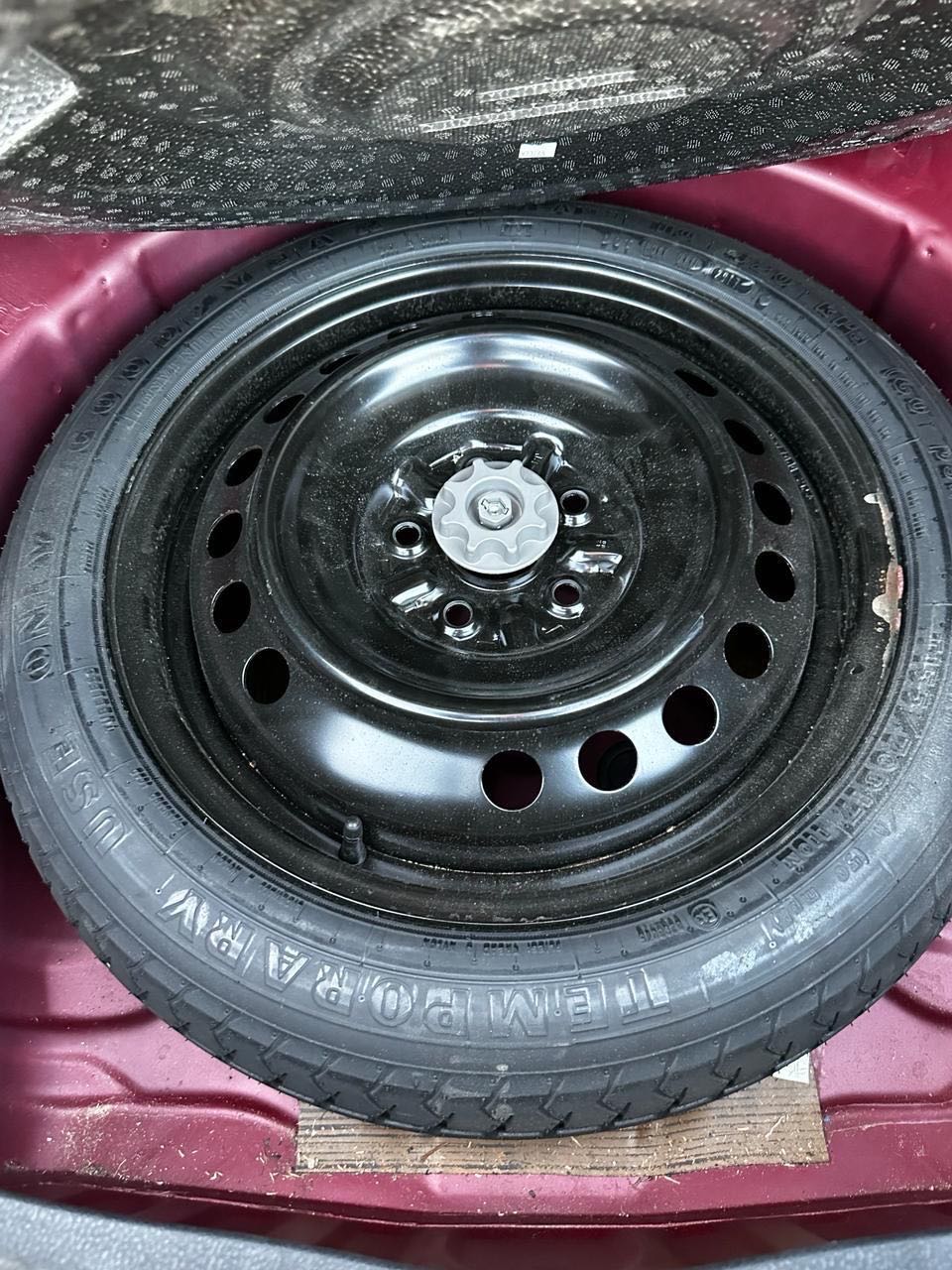 Car Image 2018 TOYOTA CAMRY SE