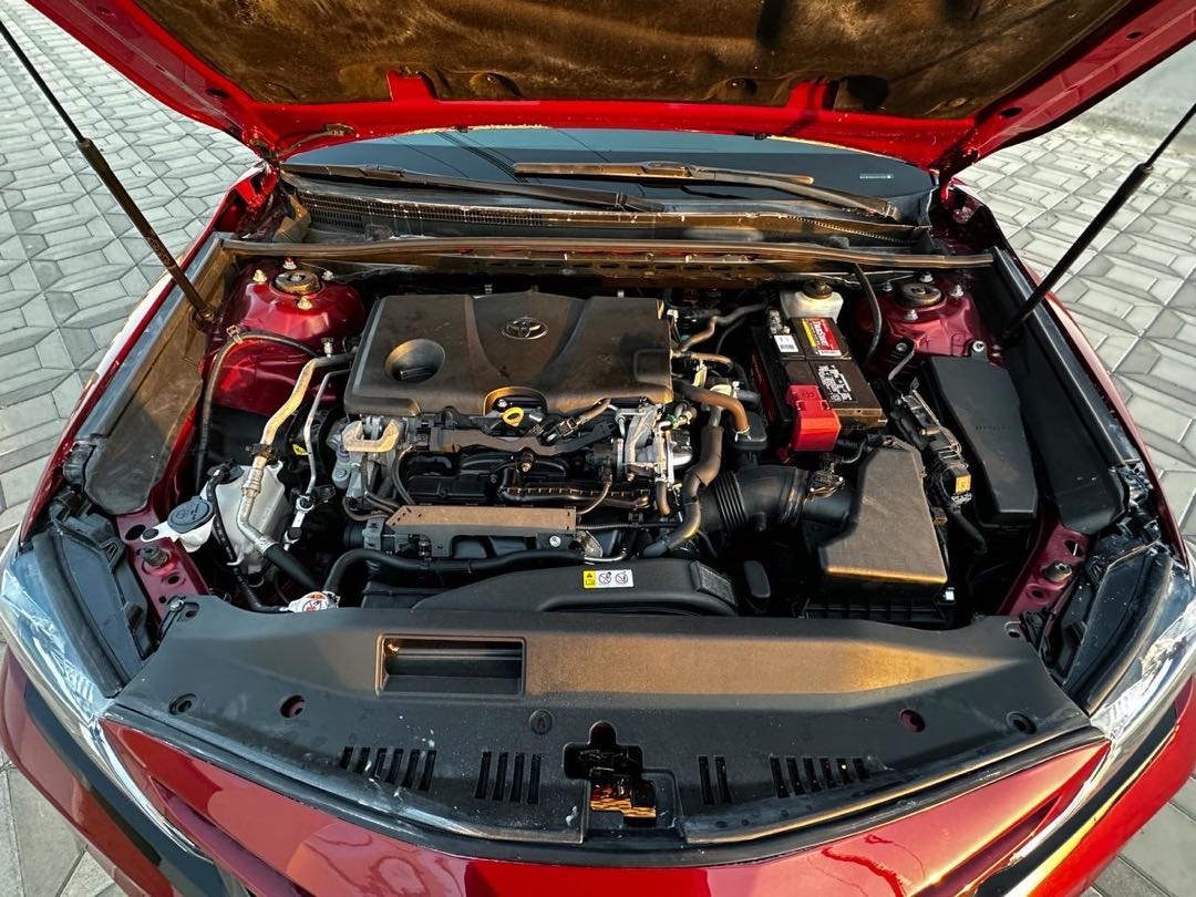 Car Image 2018 TOYOTA CAMRY SE