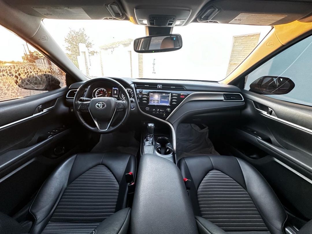 Car Image 2018 TOYOTA CAMRY SE