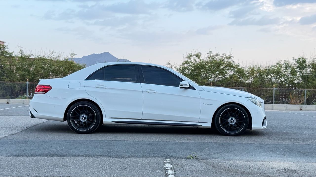Car Image 2014 MERCEDES E Class 350