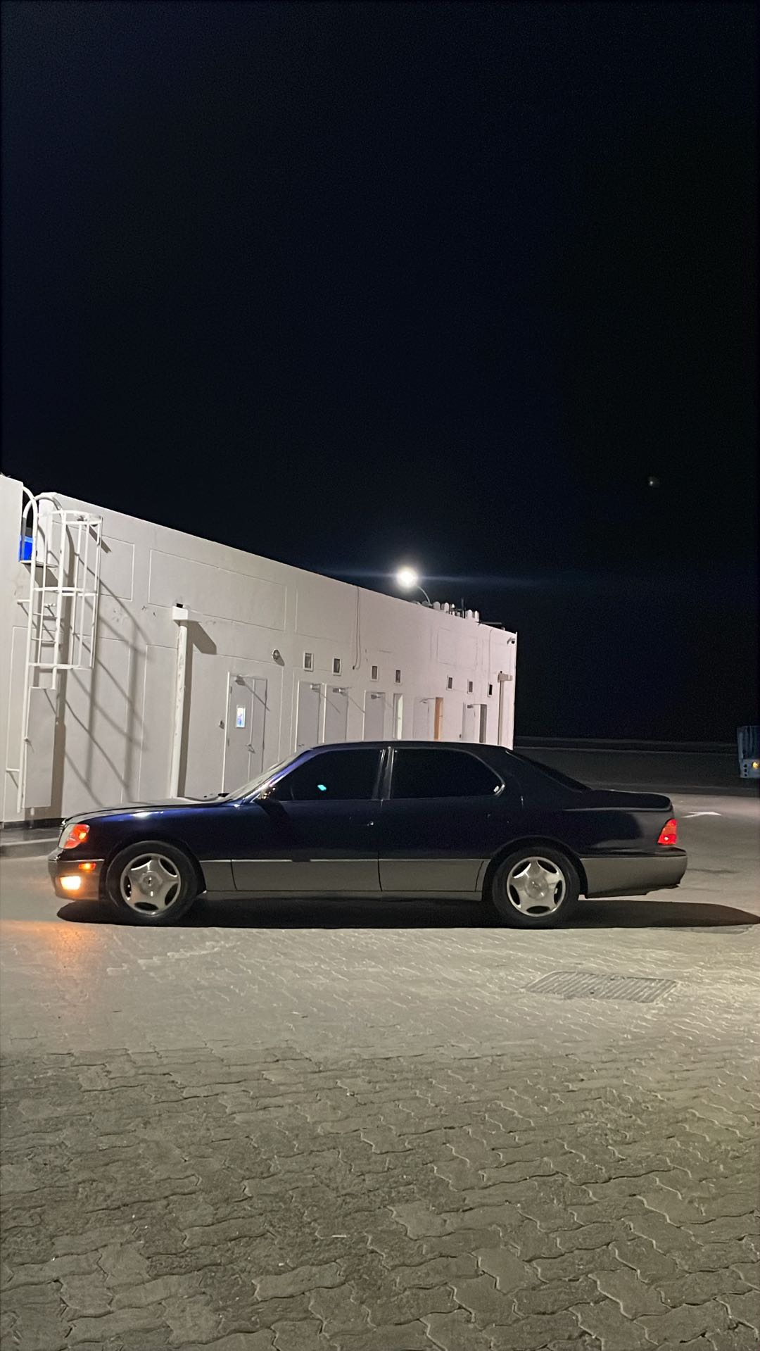 Car Image 1998 LEXUS LS 400