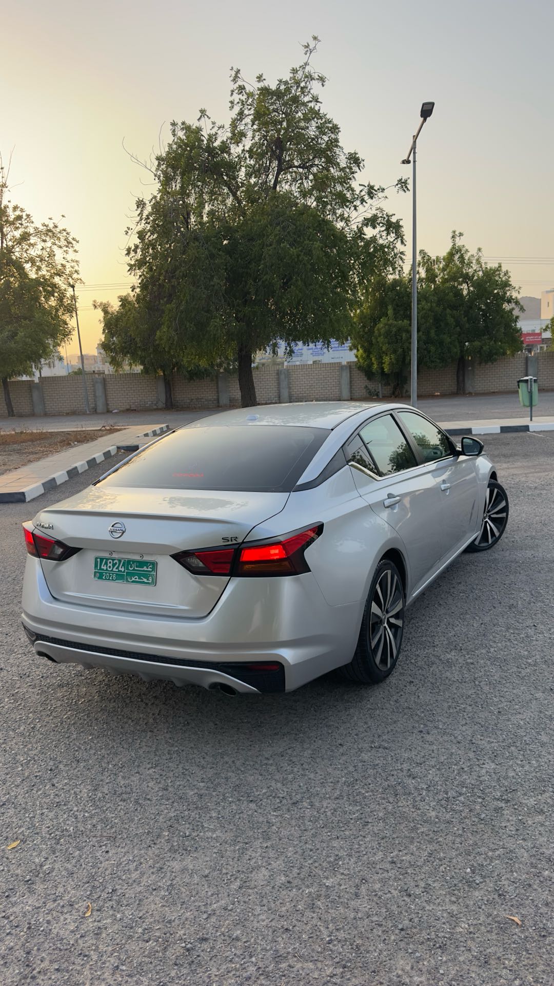 Car Image 2019 NISSAN ALTIMA SR