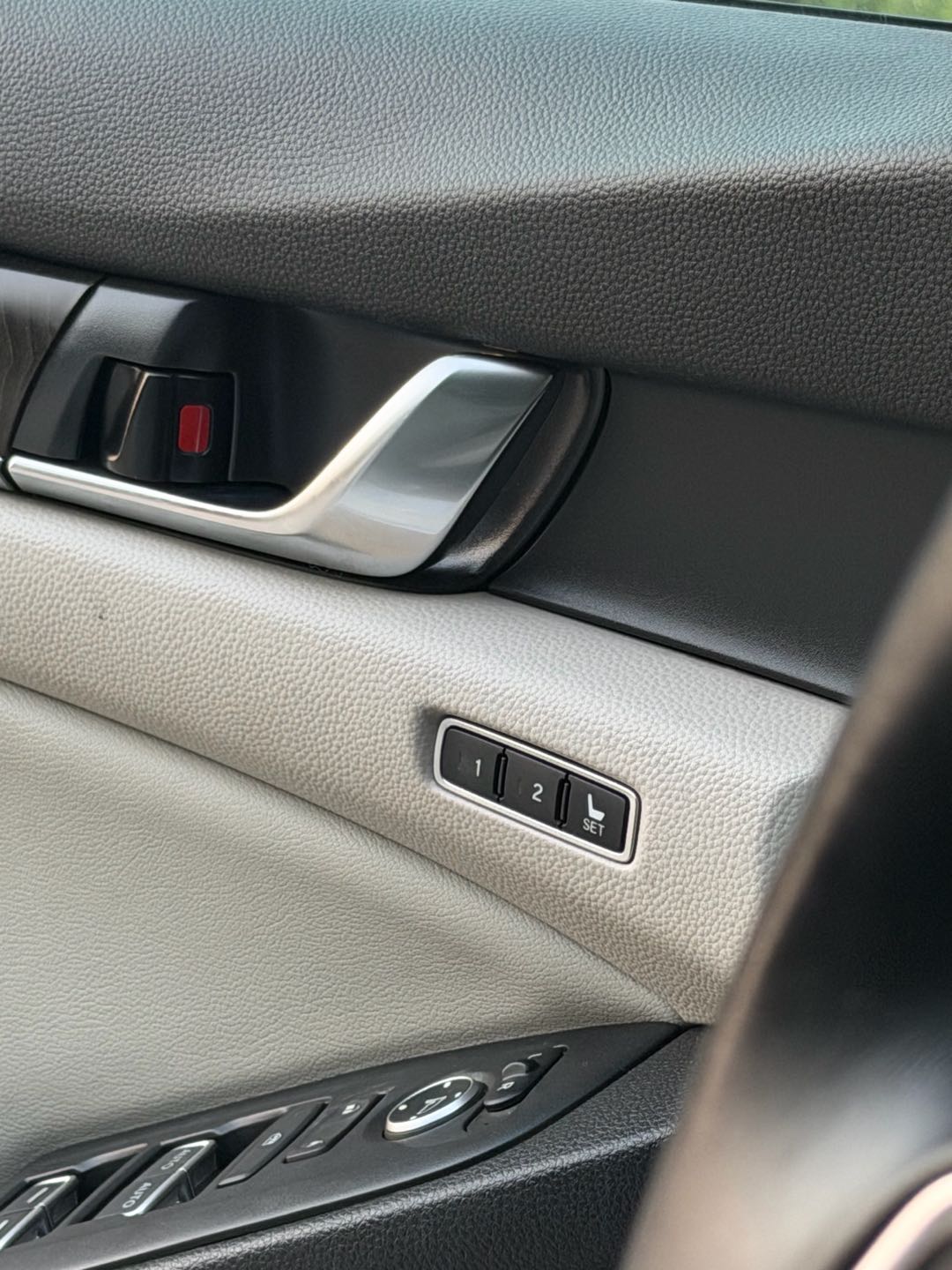 Car Image 2018 HONDA ACCORD TOURING