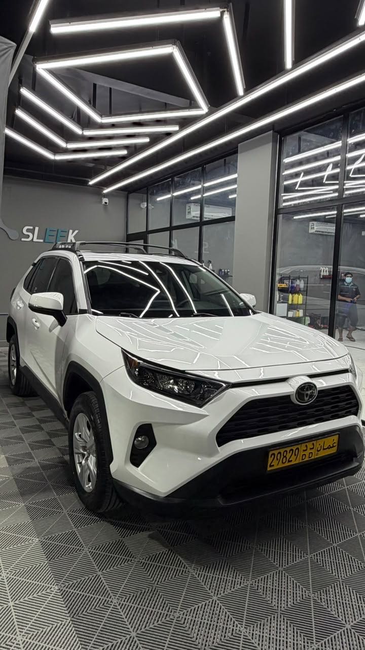 Car Image 2020 TOYOTA RAV4 XLE