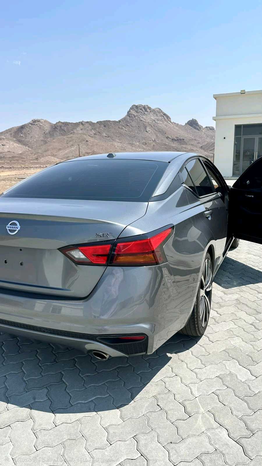 Car Image 2019 NISSAN ALTIMA SR