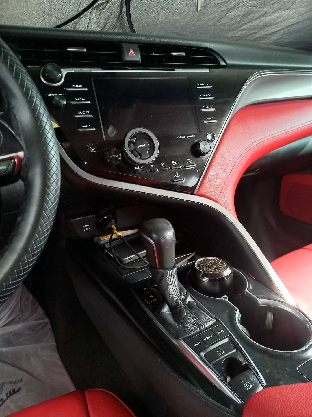 Car Image 2019 TOYOTA CAMRY XSE
