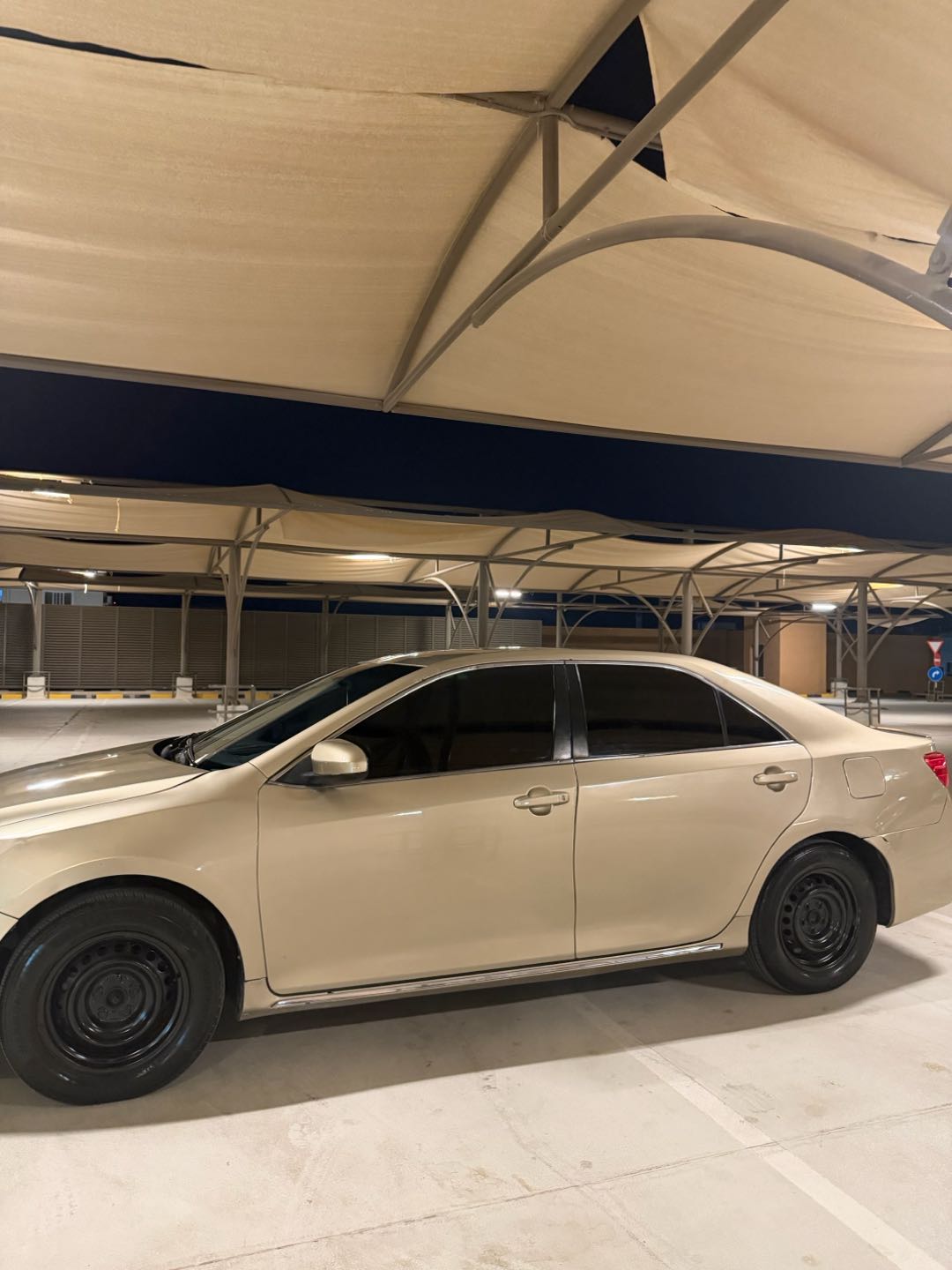 Car Image 2013 TOYOTA CAMRY GL