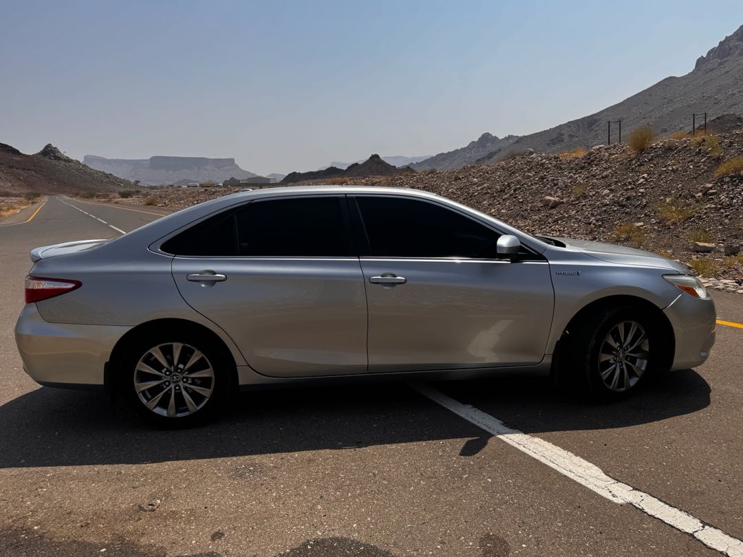 Car Image 2015 TOYOTA CAMRY XLE
