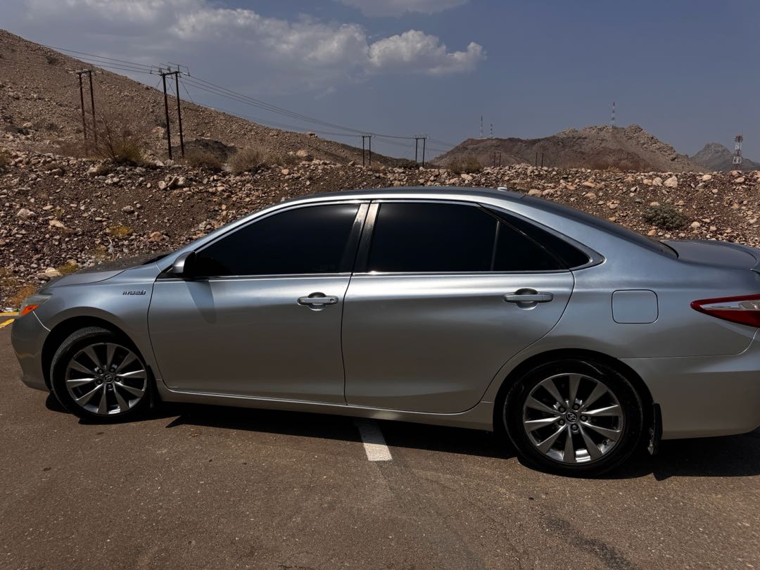 Car Image 2015 TOYOTA CAMRY XLE
