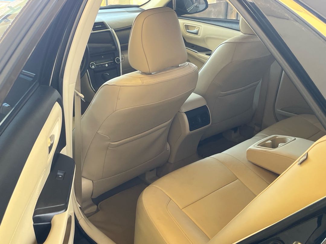 Car Image 2016 TOYOTA CAMRY XLE