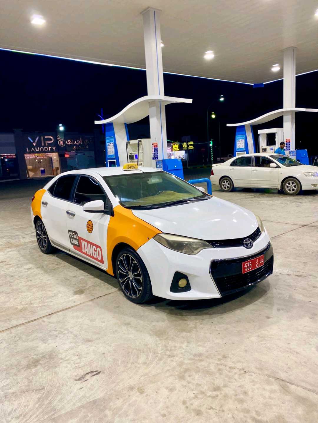 Car Image 2016 TOYOTA COROLLA LE