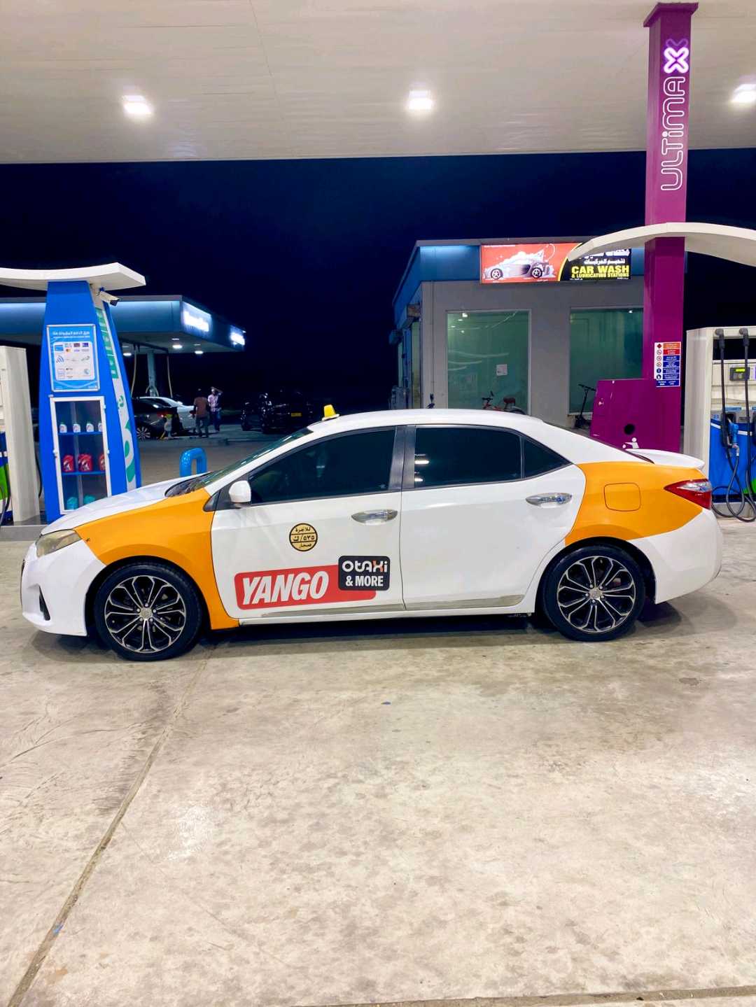 Car Image 2016 TOYOTA COROLLA LE