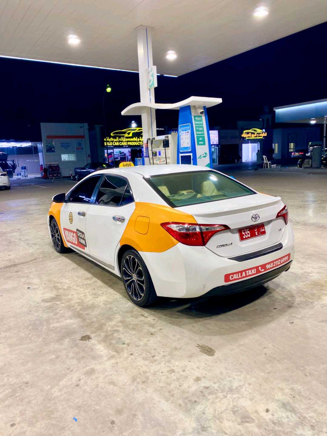 Car Image 2016 TOYOTA COROLLA LE