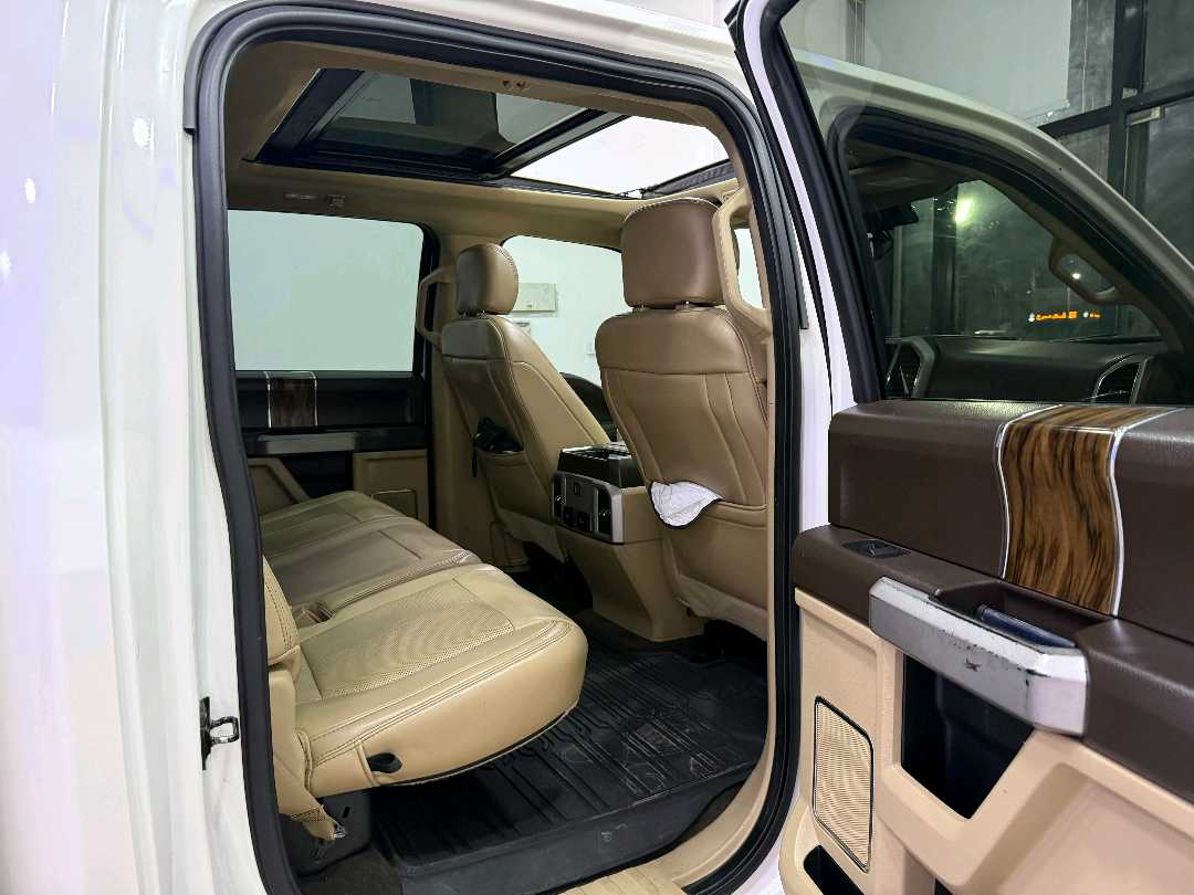Car Image 2019 FORD F-150 Lariat