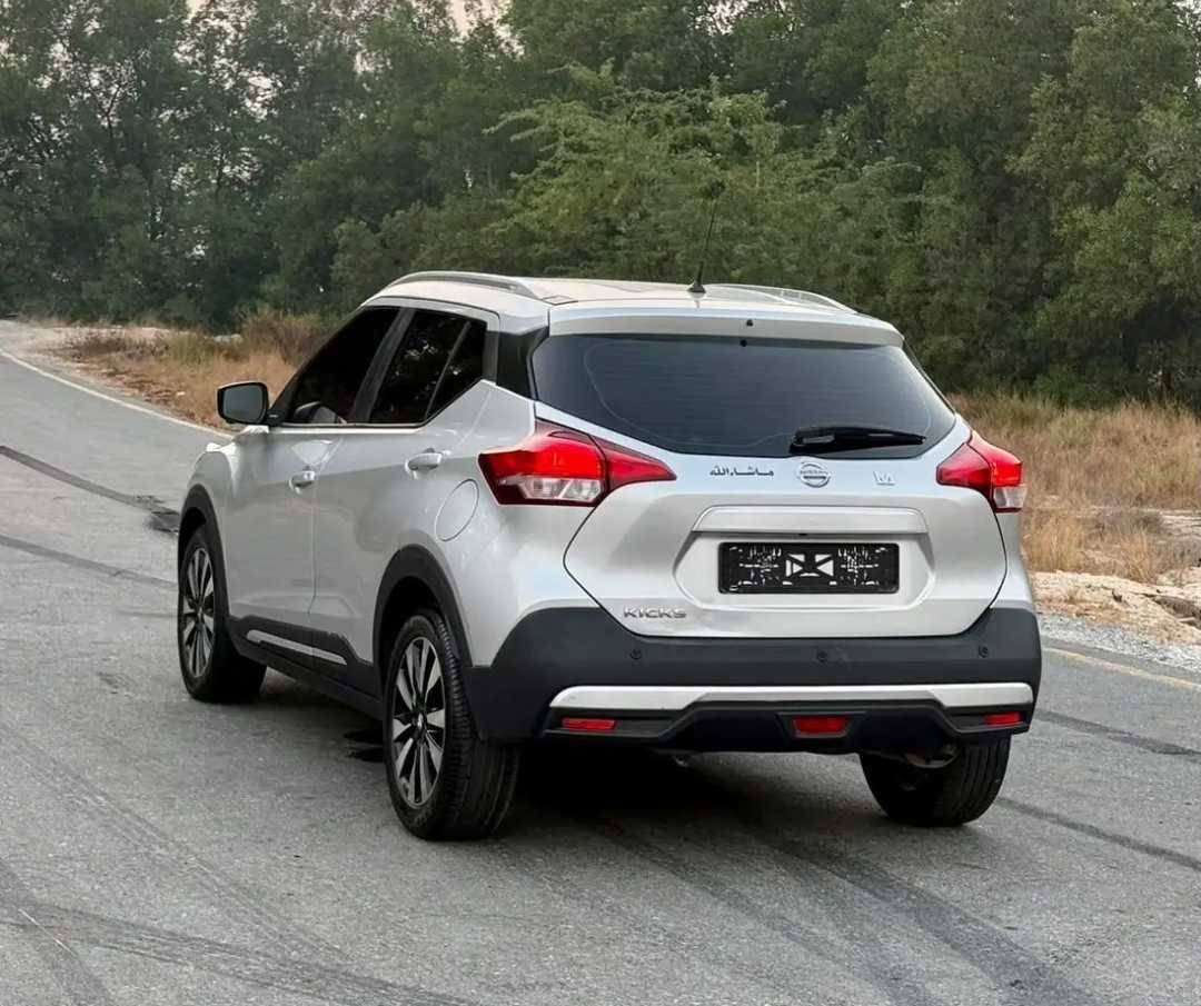 Car Image 2019 NISSAN KICKS 