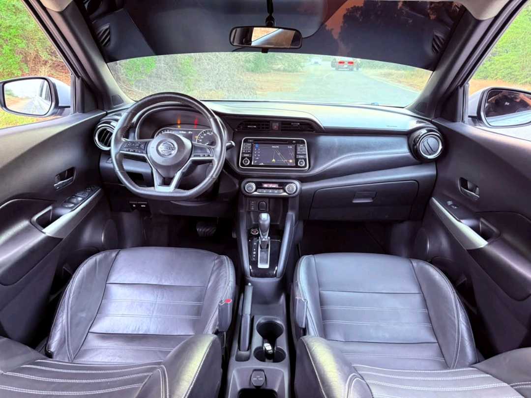 Car Image 2019 NISSAN KICKS 