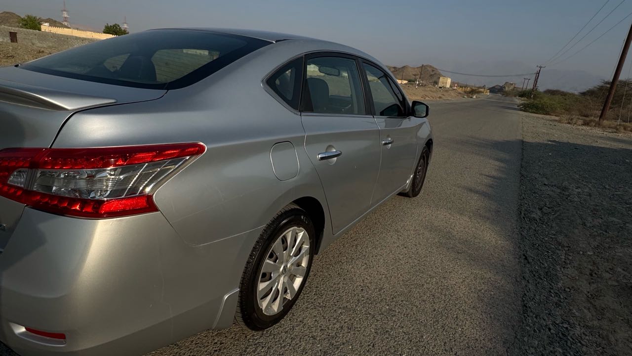 Car Image 2013 NISSAN SENTRA SR