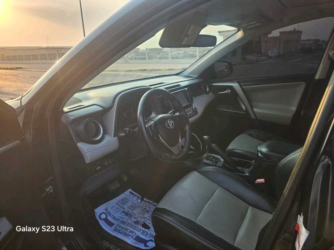 Car Image 2017 TOYOTA RAV4 XLE