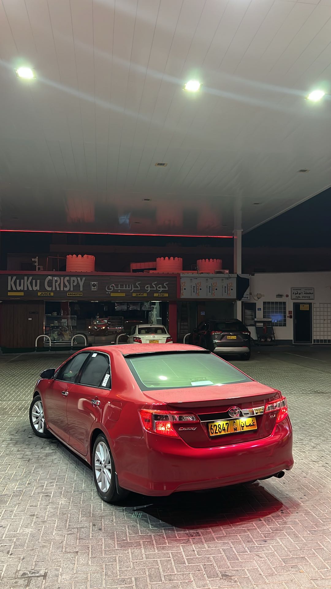 Car Image 2014 TOYOTA CAMRY XLE
