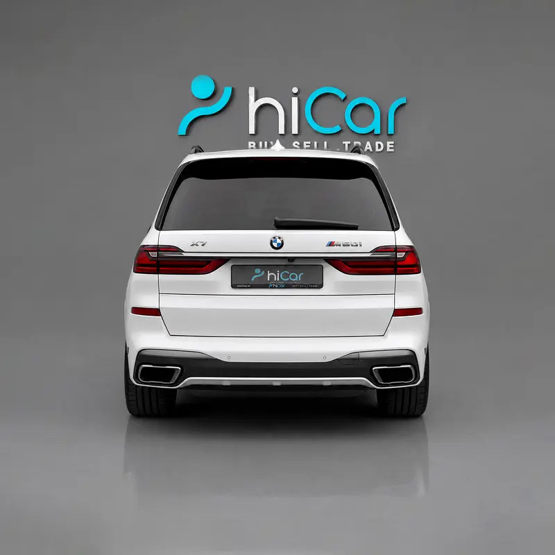 Car Image 2022 BMW X7 M50