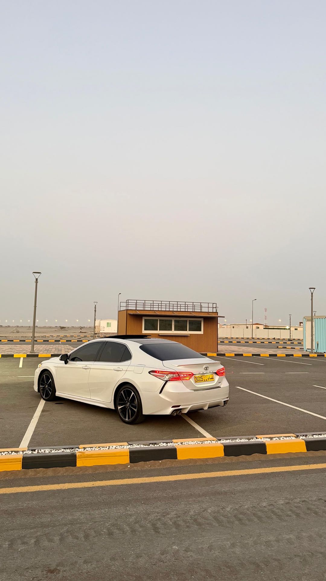 Car Image 2018 TOYOTA CAMRY XSE