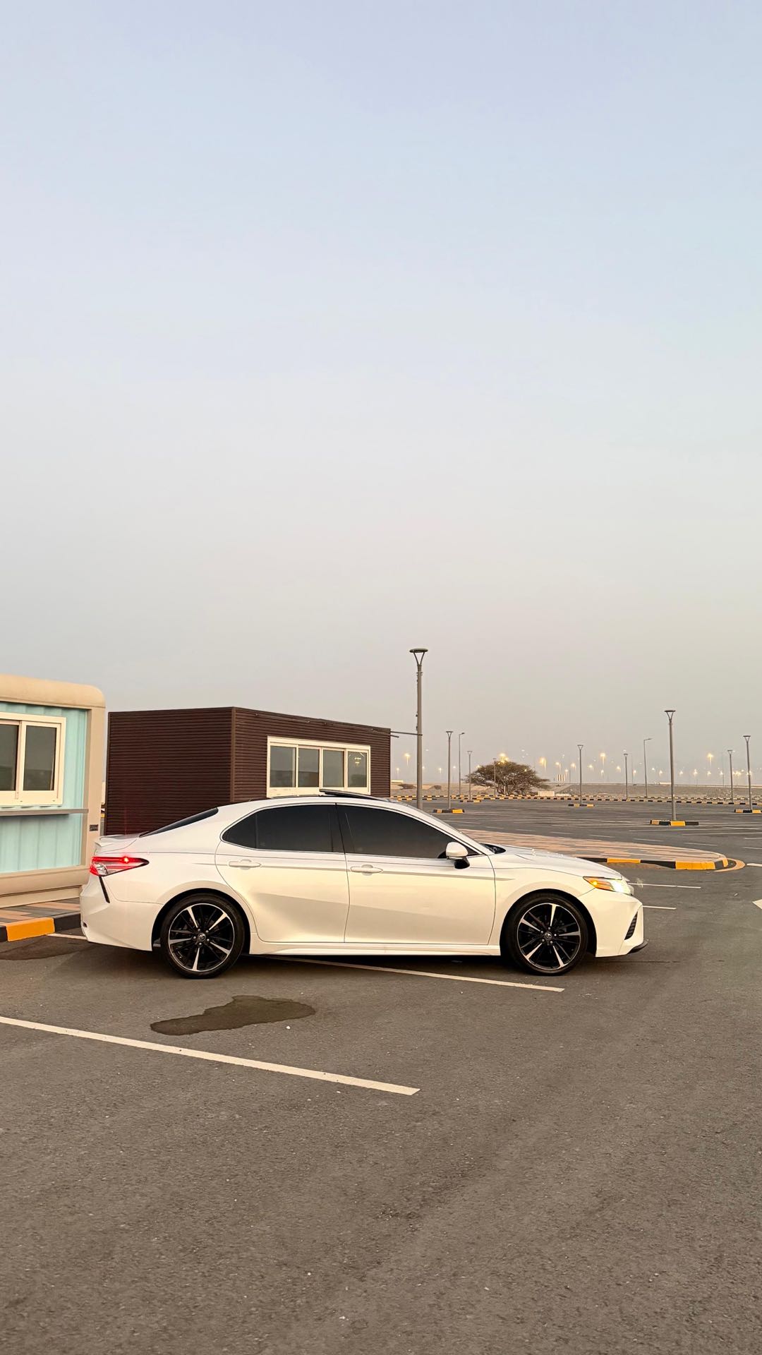 Car Image 2018 TOYOTA CAMRY XSE