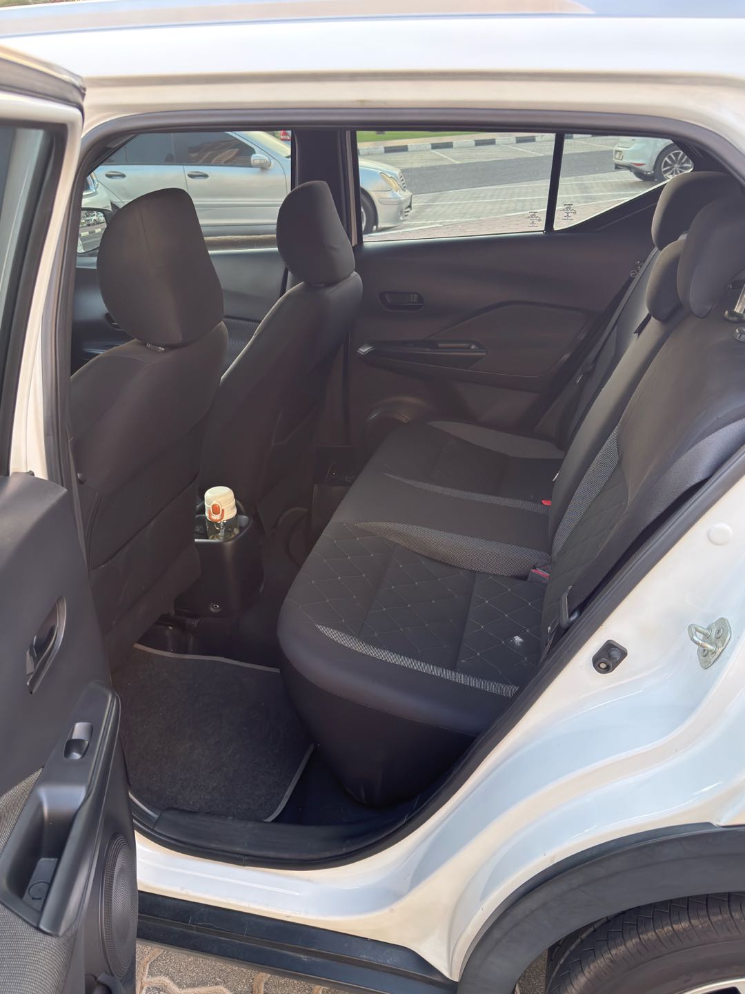 Car Image 2018 NISSAN KICKS 