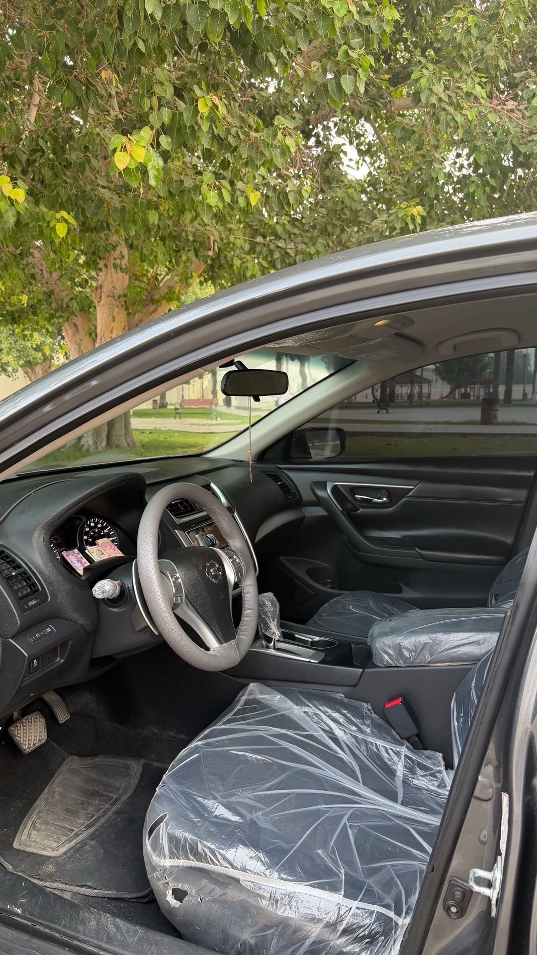 Car Image 2017 NISSAN ALTIMA SR