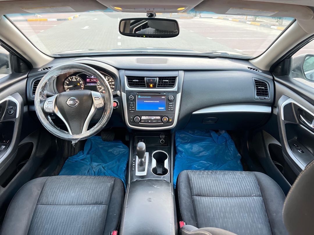 Car Image 2017 NISSAN ALTIMA SV