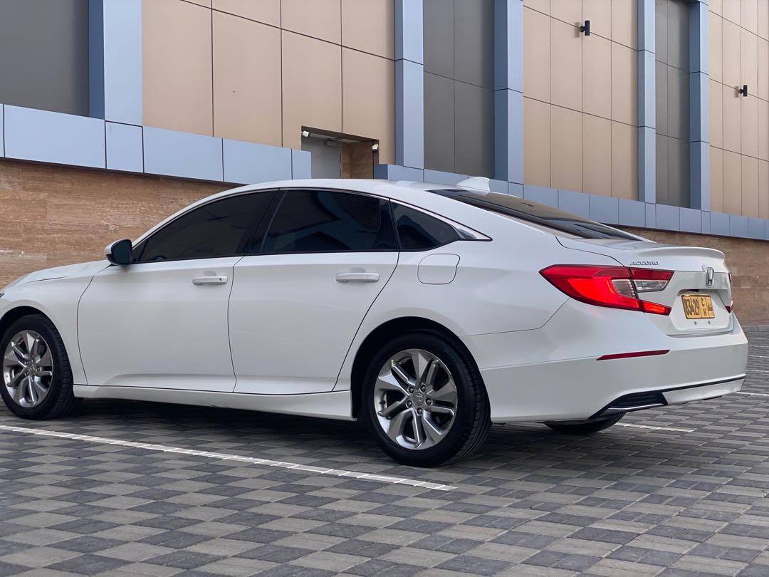 Car Image 2018 HONDA ACCORD EX