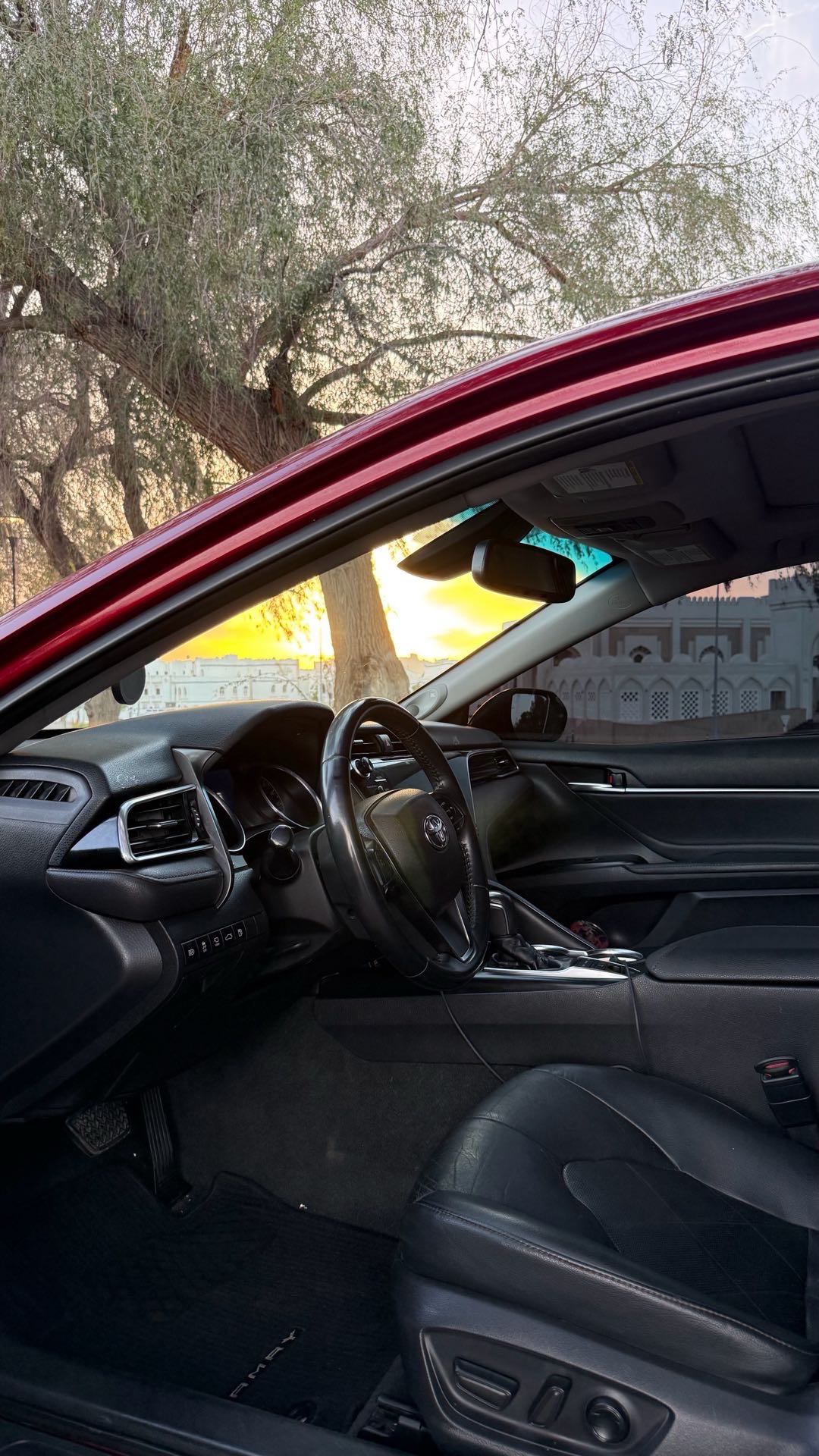 Car Image 2018 TOYOTA CAMRY XLE