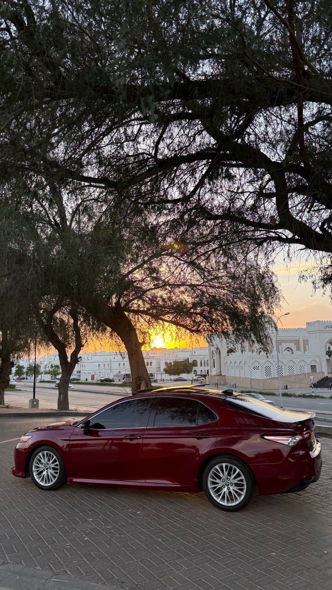 Car Image 2018 TOYOTA CAMRY XLE