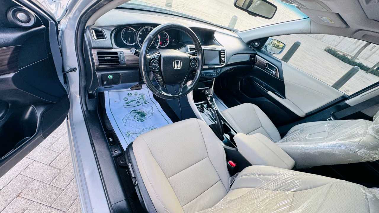 Car Image 2017 HONDA ACCORD EXL