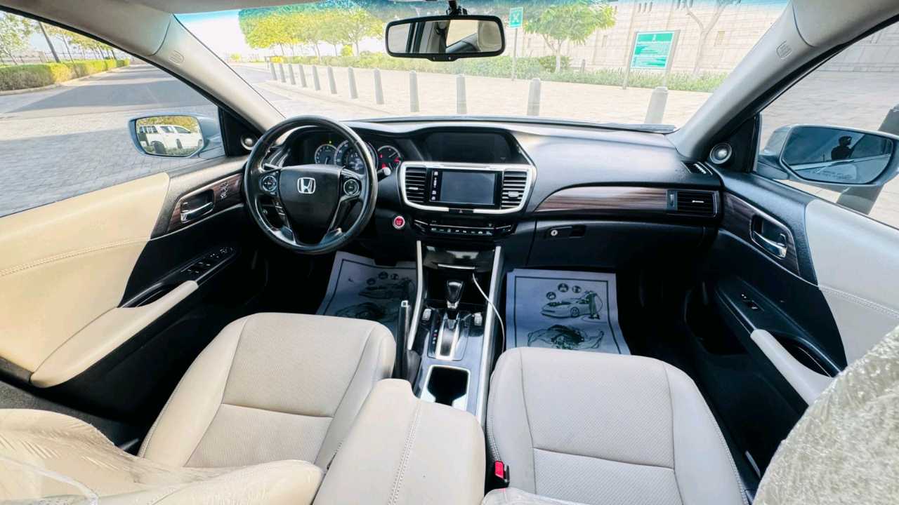 Car Image 2017 HONDA ACCORD EXL