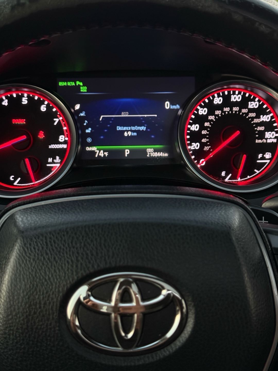 Car Image 2018 TOYOTA CAMRY XSE