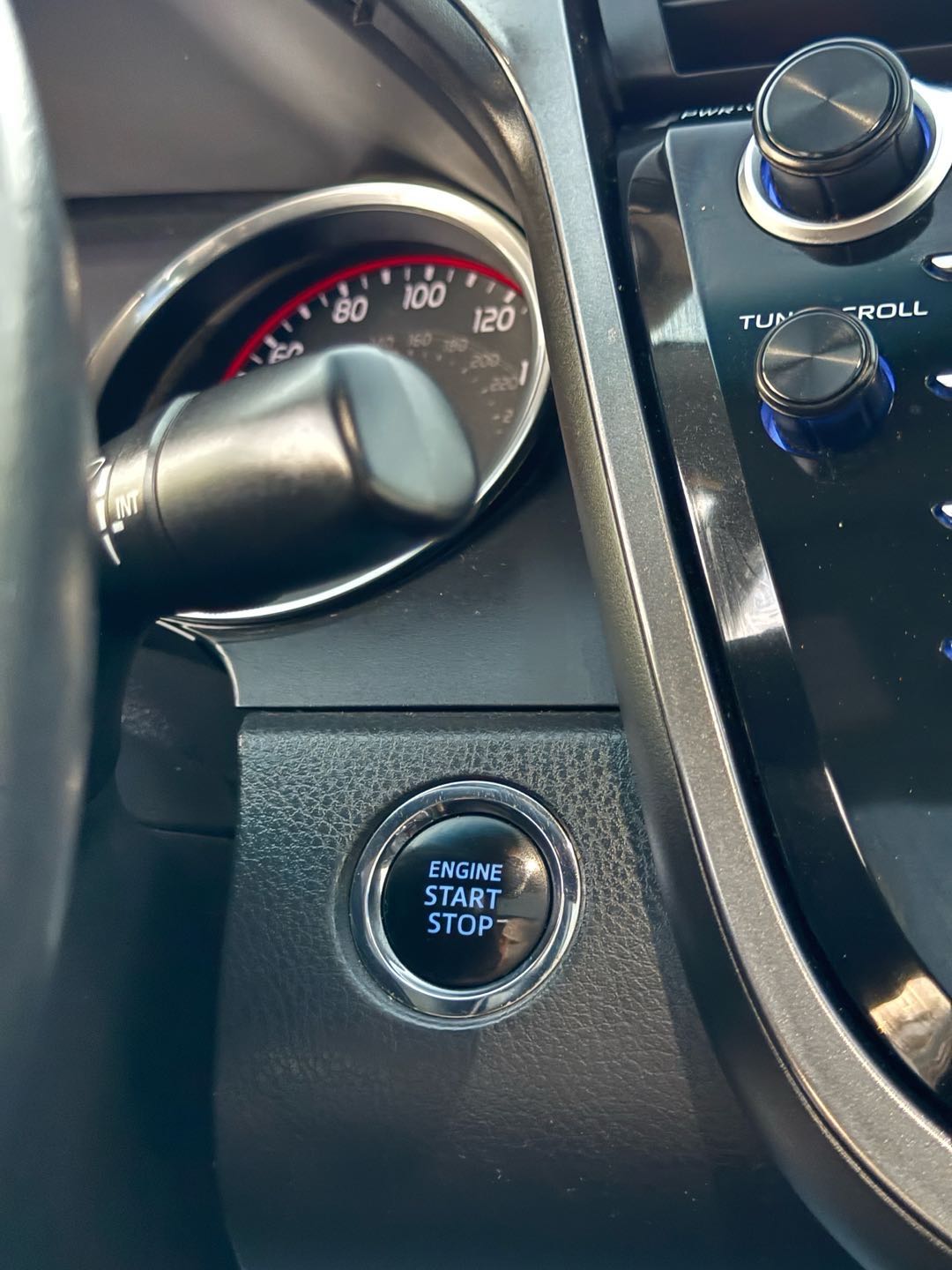 Car Image 2018 TOYOTA CAMRY XSE