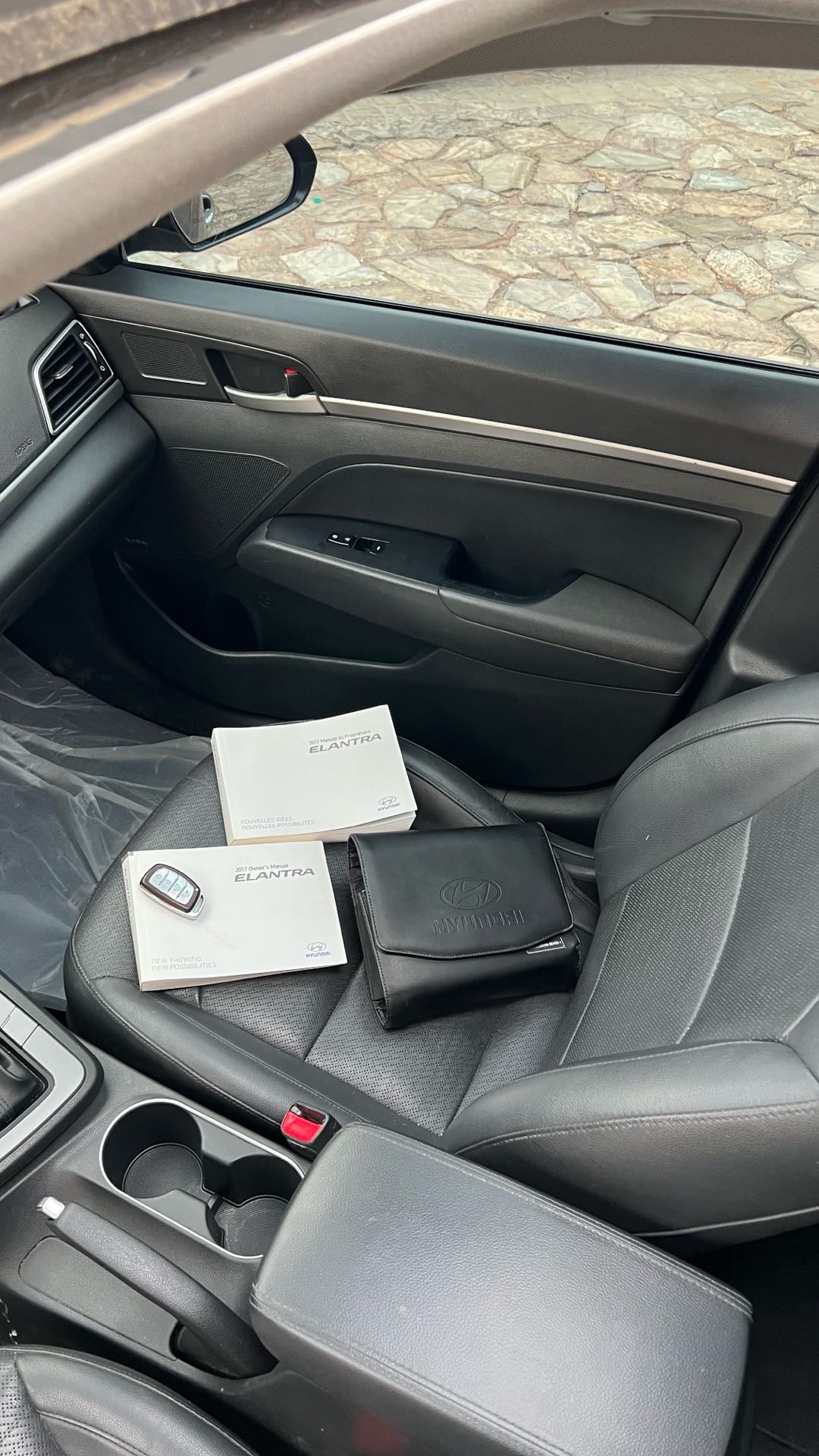 Car Image 2017 HYUNDAI ELANTRA GLS