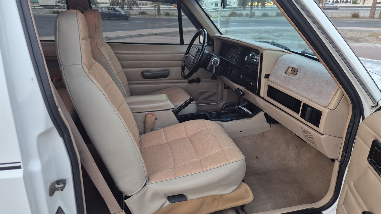 Car Image 1995 JEEP CHEROKEE 