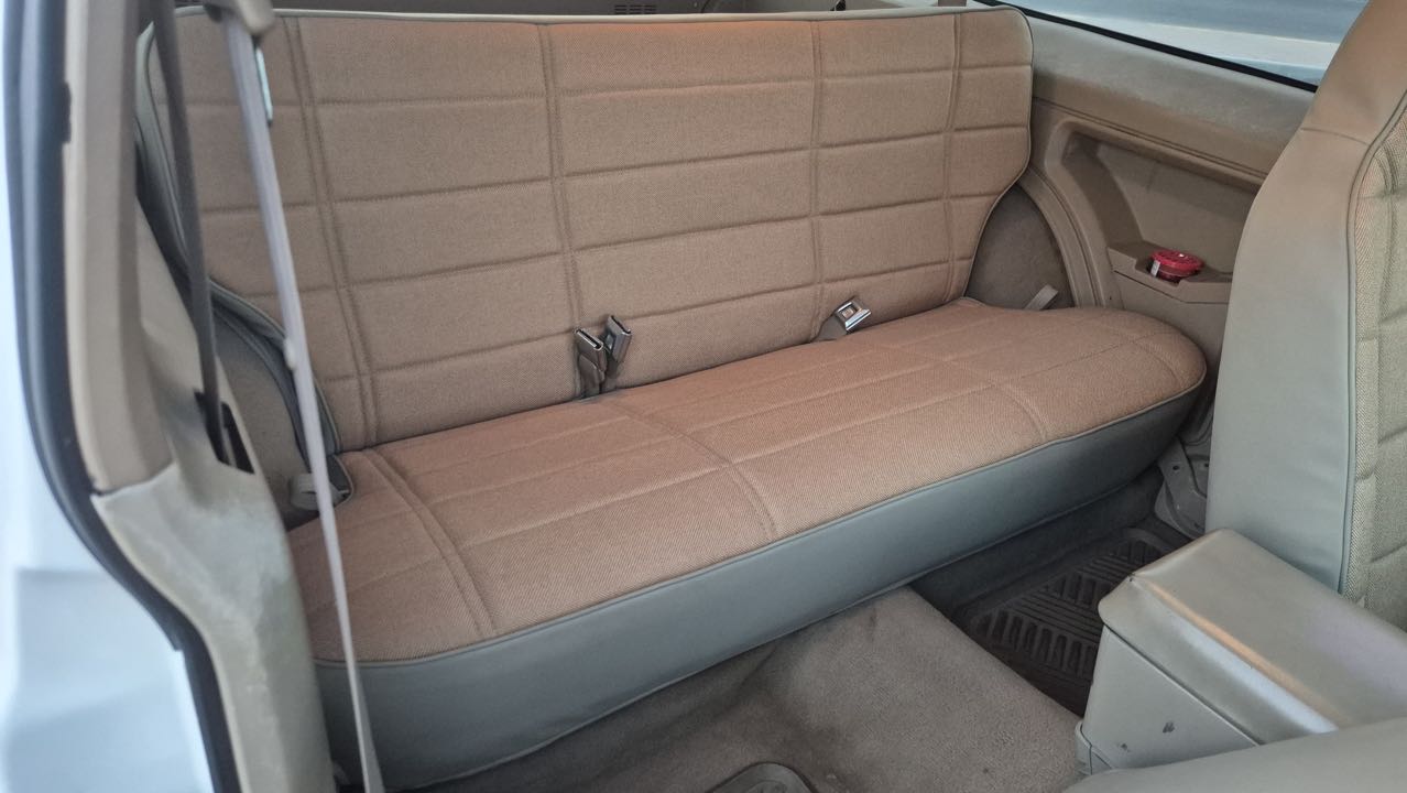 Car Image 1995 JEEP CHEROKEE 