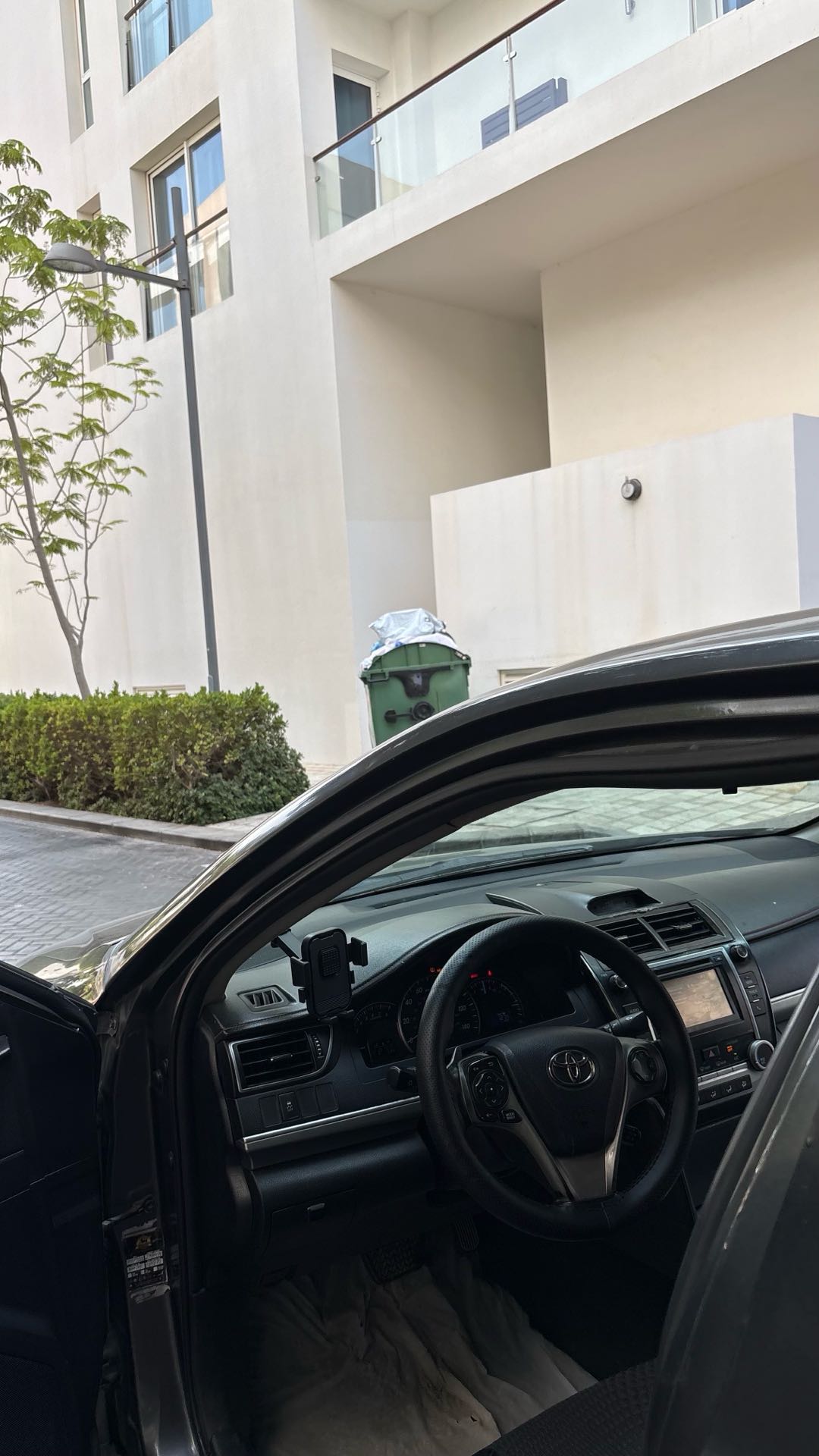 Car Image 2014 TOYOTA CAMRY SE