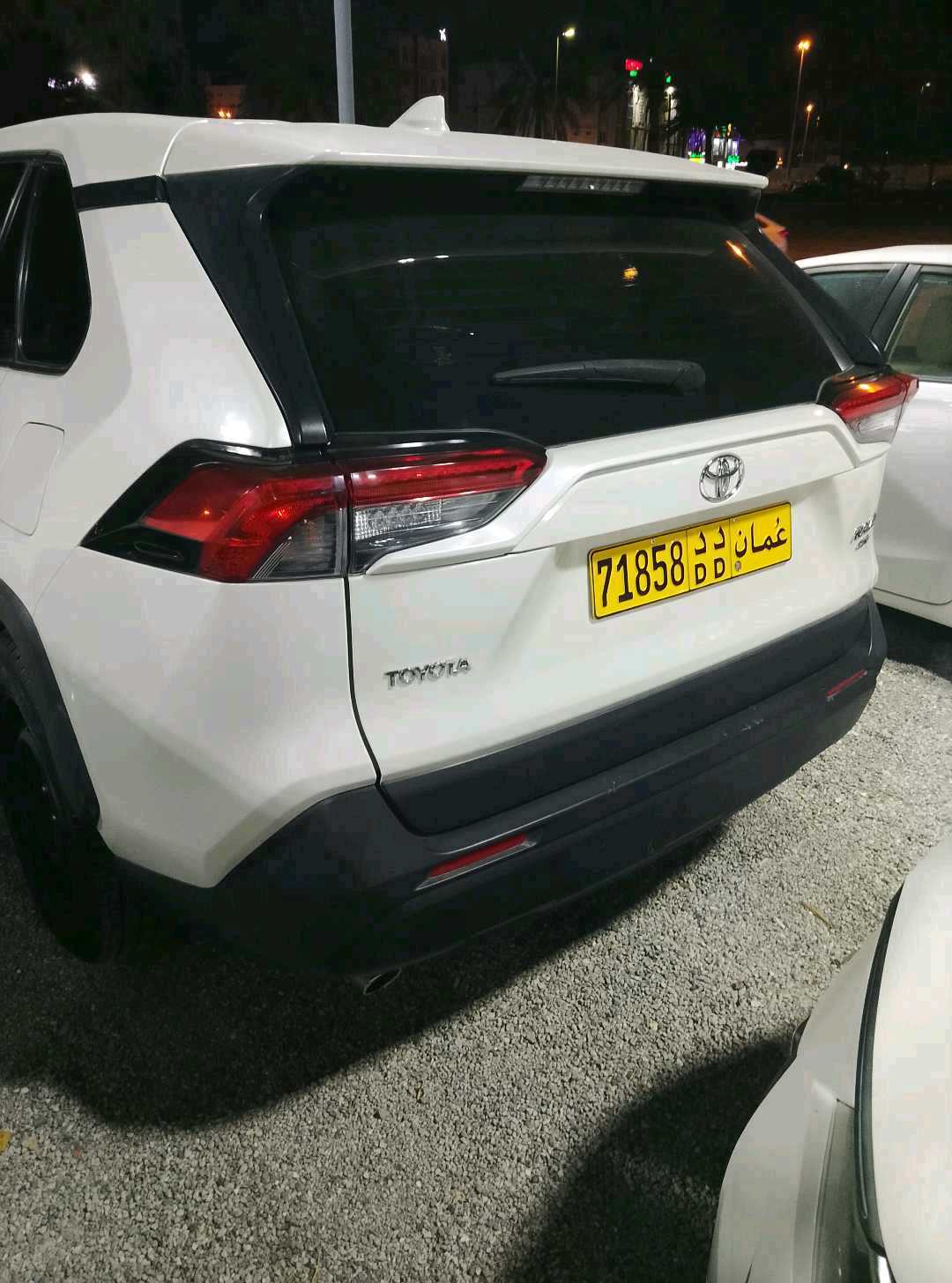 Car Image 2019 TOYOTA RAV4 