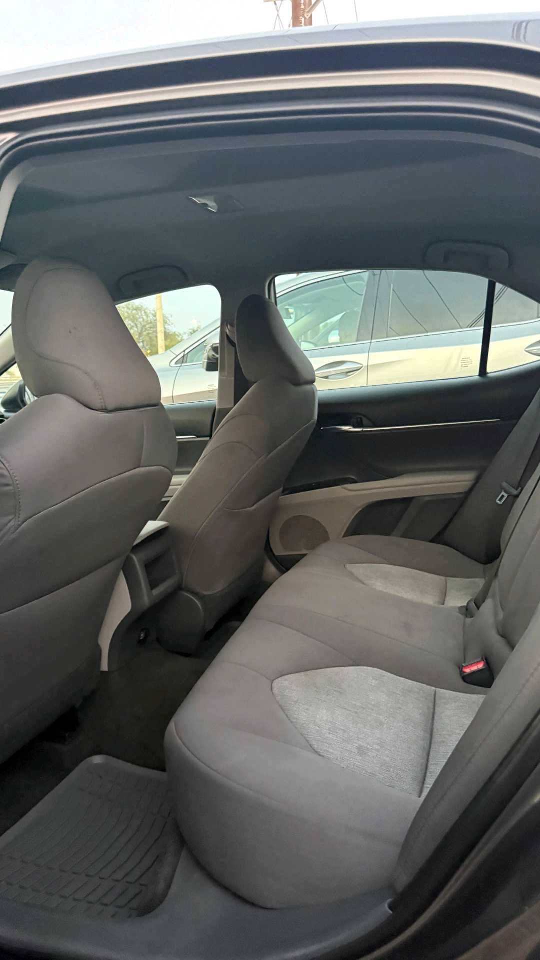 Car Image 2020 TOYOTA CAMRY LE