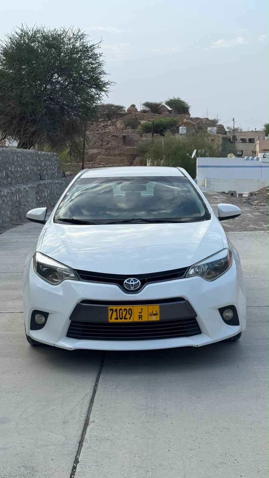 Car Image 2015 TOYOTA COROLLA LE