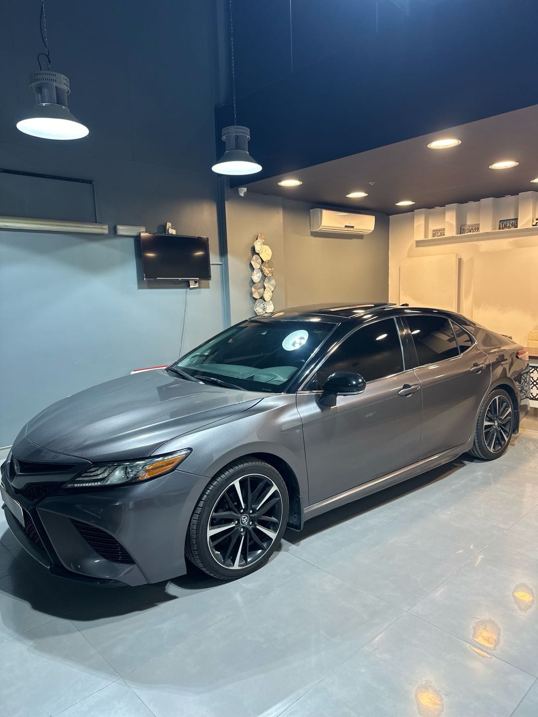 Car Image 2018 TOYOTA CAMRY XSE