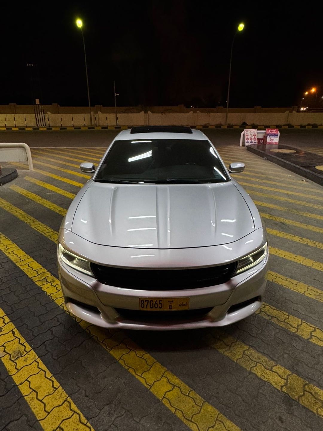 Car Image 2019 DODGE CHARGER SXT