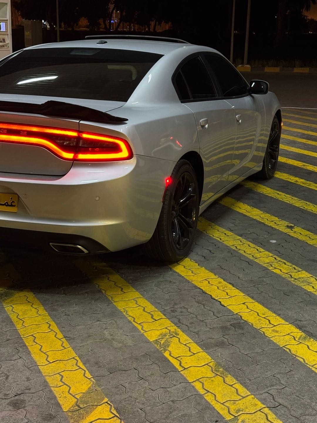 Car Image 2019 DODGE CHARGER SXT